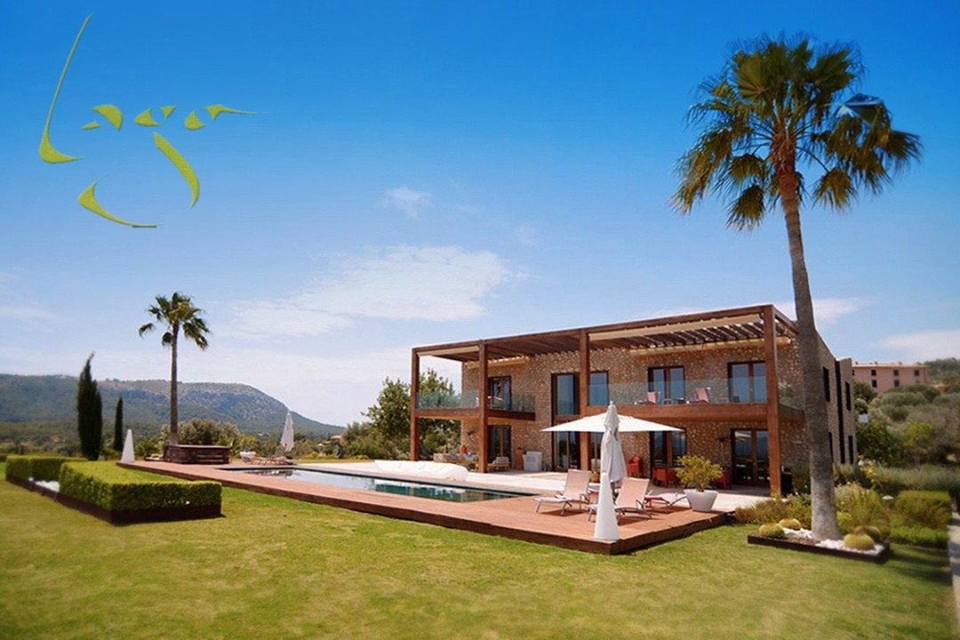 Spectacular designer villa overlooking the Sea