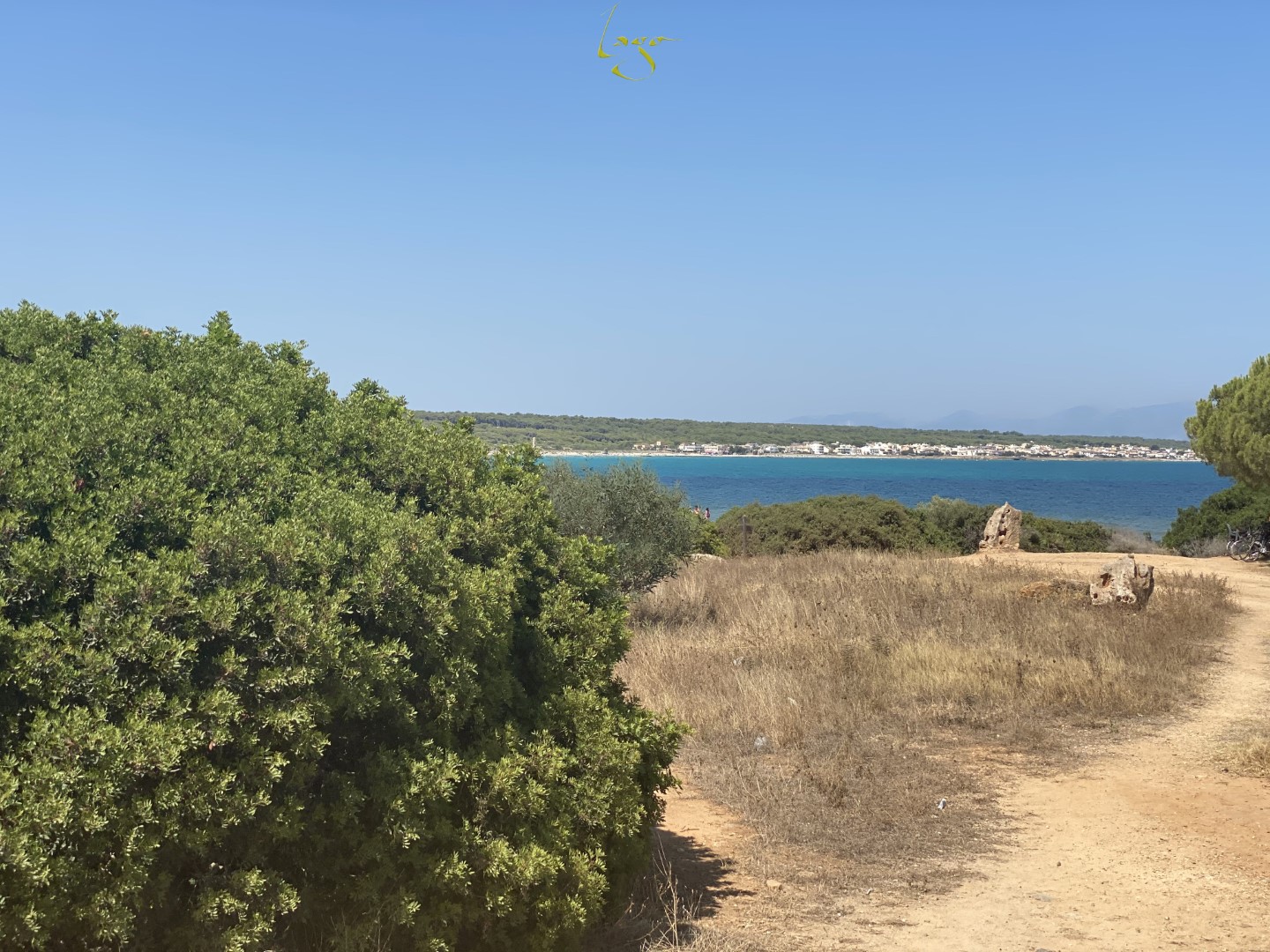 1.600 m2 plot for Villa directly at the sea